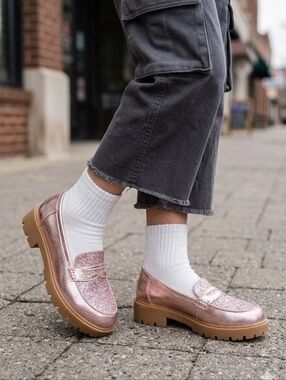 Jellypop Kids Pink Metallic Glitter Lug Sole Loafers - Size 4